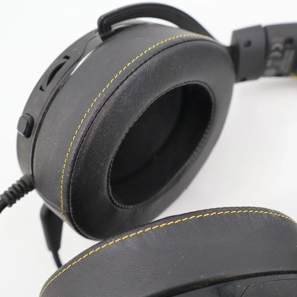 Corsair HS60 PRO SURROUND Gaming Headset Black Yellow RDA0027 Wired 7.1 USB